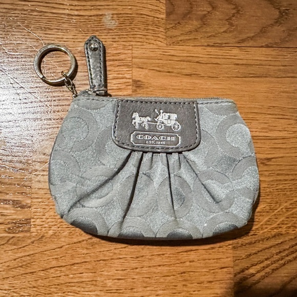 Coach Signature C Print Light Gray Coin Purse with Keyring and Storage Pouch - Picture 4 of 16